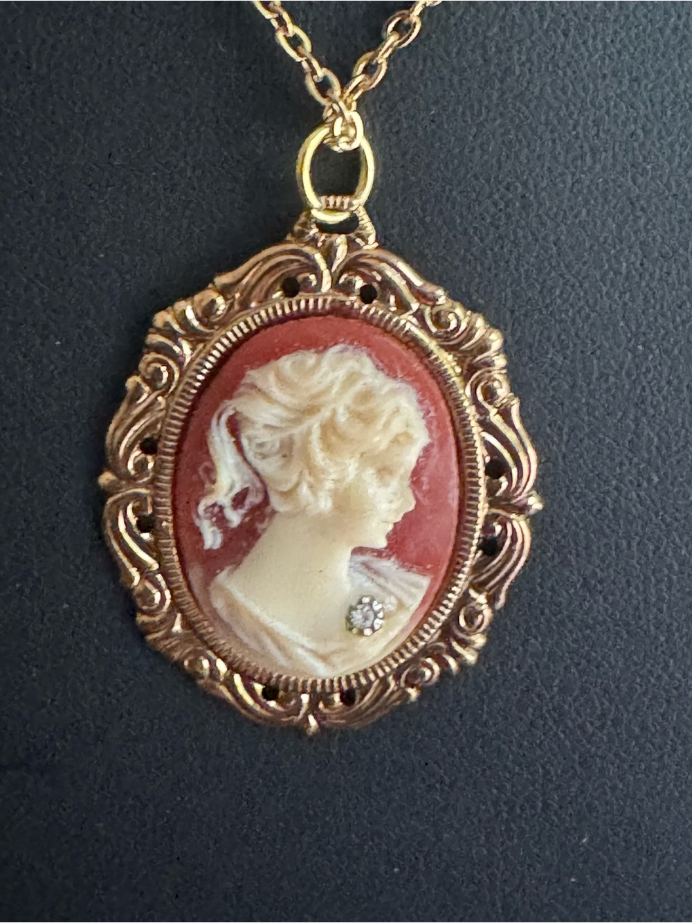 Gold-Tone Red Cameo Pendant Necklace with Cream Profile